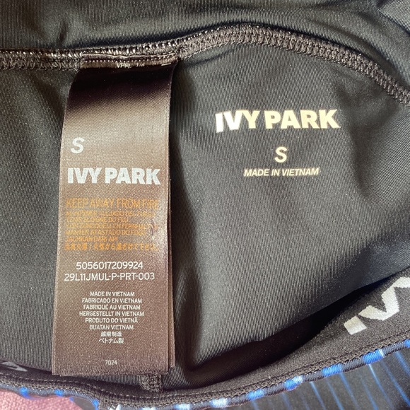 ★ NWOT Ivy Park mid rise Kaleidoscope Leggings - Blue/Black ★ - Picture 7 of 17